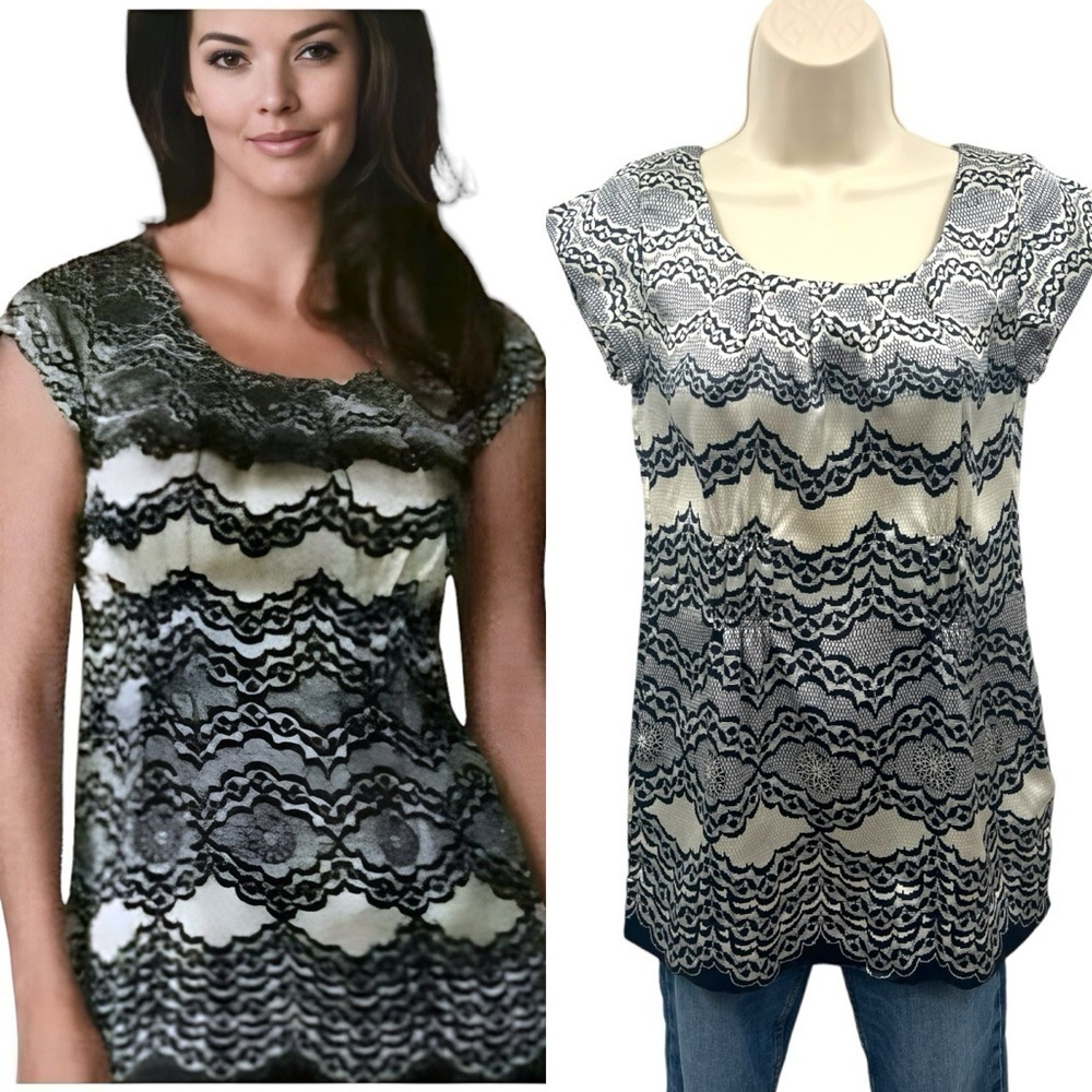 CAbi #817 Chantilly Lace Print 100% Silk Blouse Navy and Off White Size XS